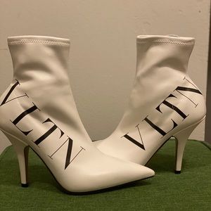 VLNT Sock booties (white)